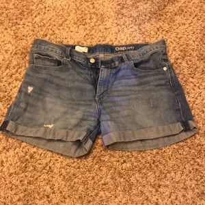Gap sexy boyfriend fit jean shorts